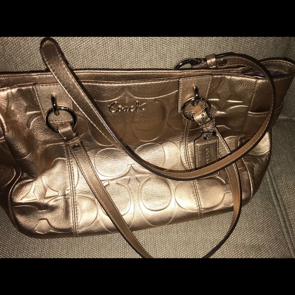 Coach Women’s small tote gold - Picture 5 of 7